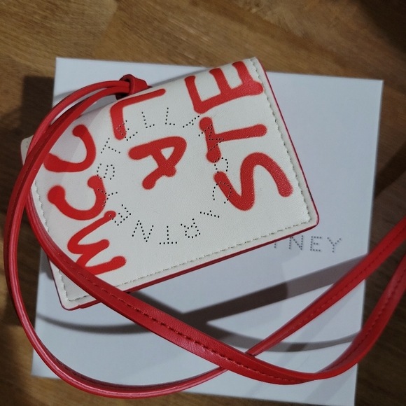 Card holder - Picture 1 of 3